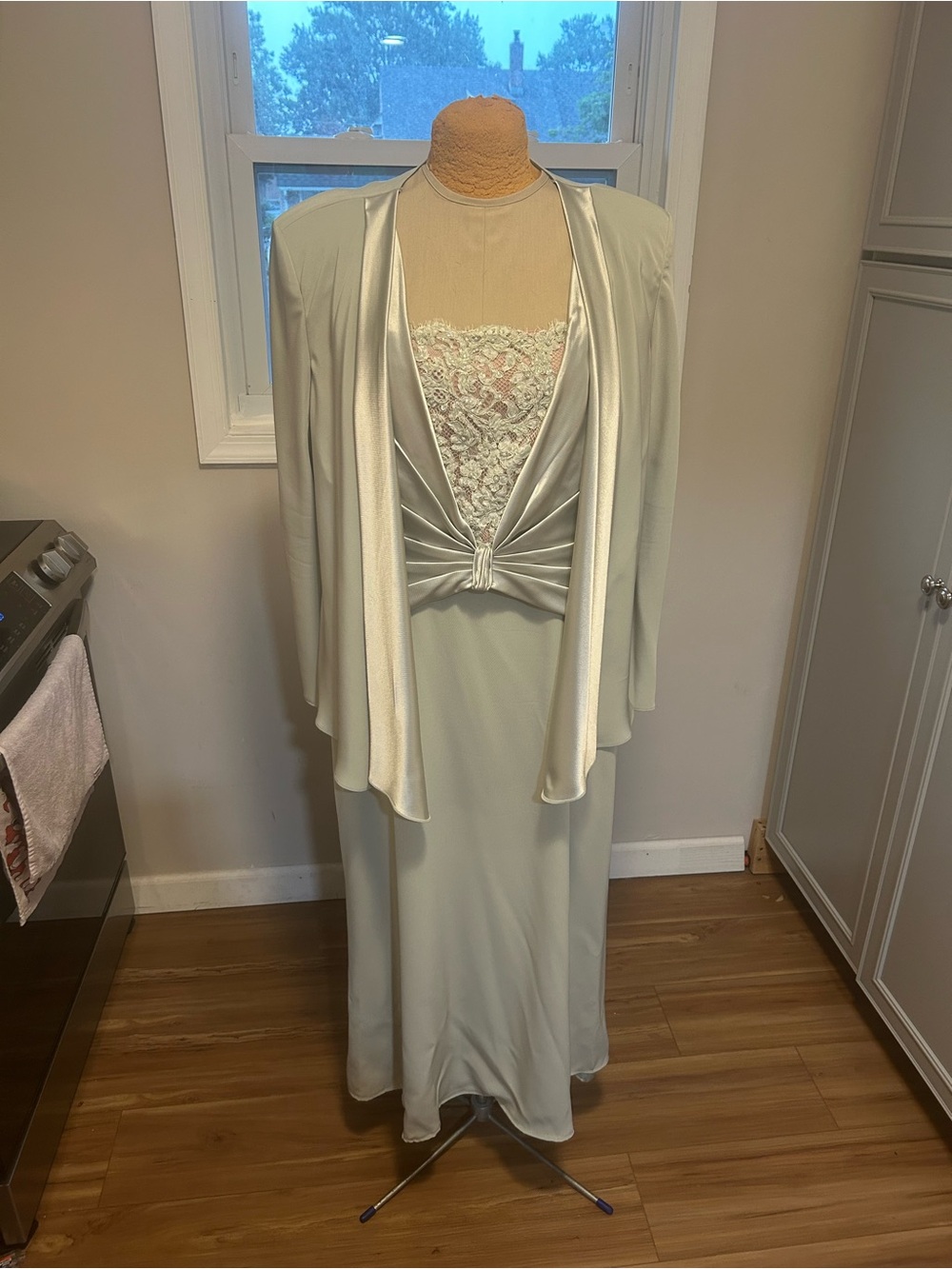 Montage Collection Elegant Mint Greem Satin-Trim Evening Gown with Lace Bodice